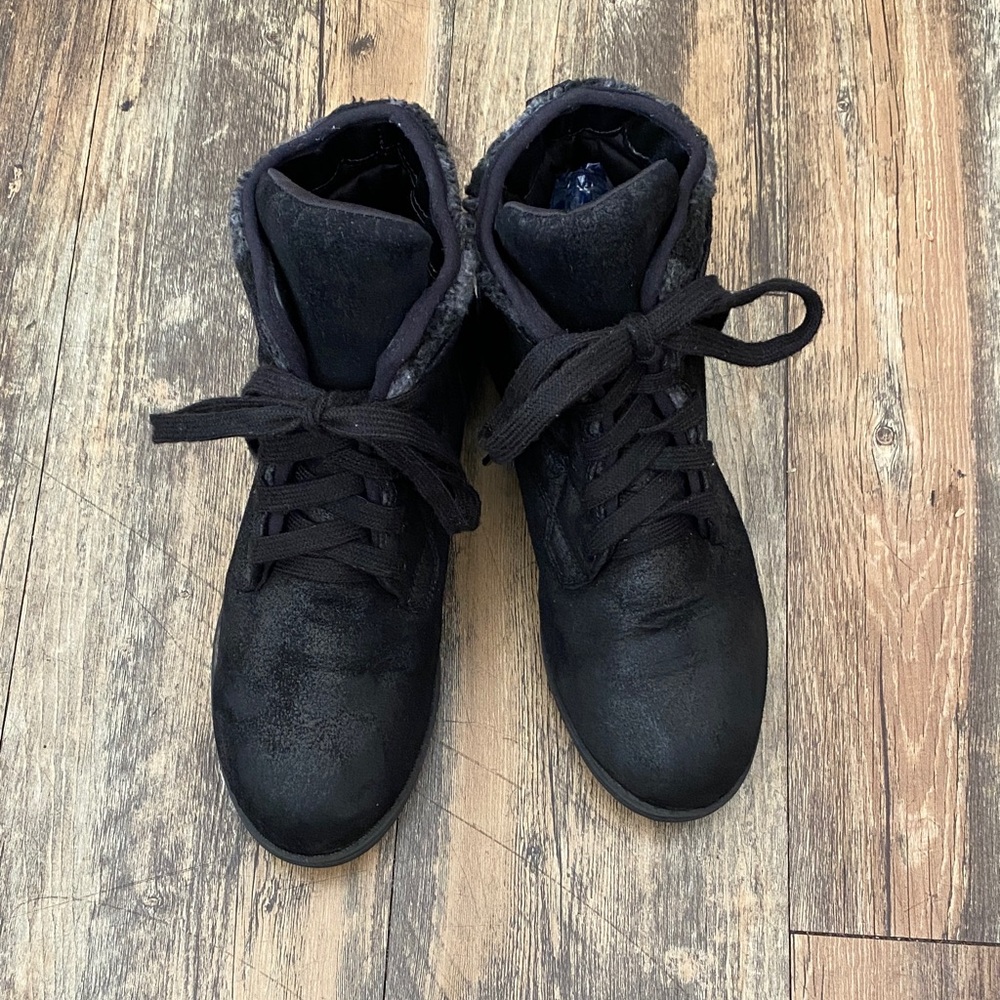 White Mountain Distressed Black Lace-Up Ankle Boots 8 1/2